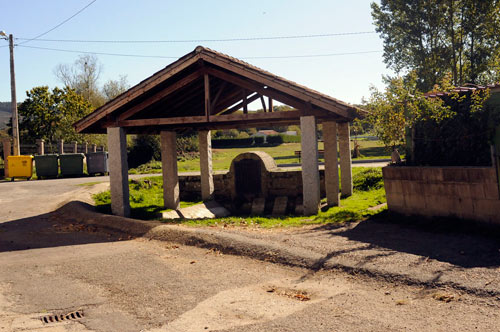 Fonte e lavadoiro do Carral