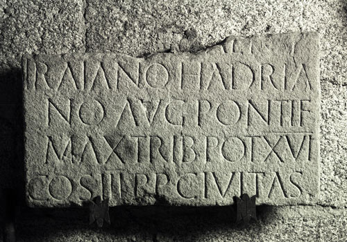 Lápida de Adriano de Nocelo da Pena